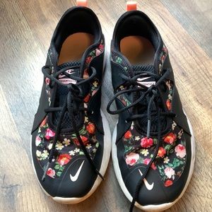 Girls Nike tennis shoes